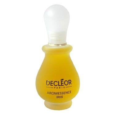 Purchase DECLÉOR's Lavander Firming Facial Oil Serum For A Real Rejuvenating Experience. Try This Award Winning Anti-Ageing Product Now. 